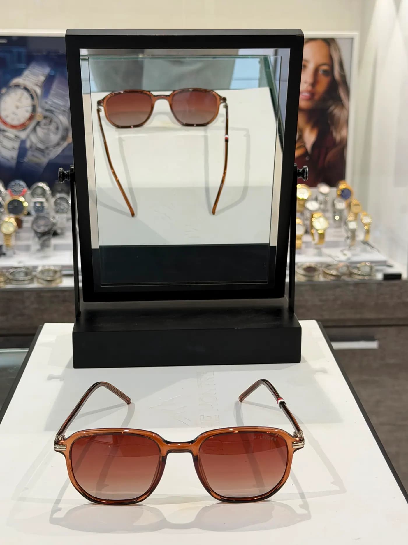 Tommy Hilfiger TH-02