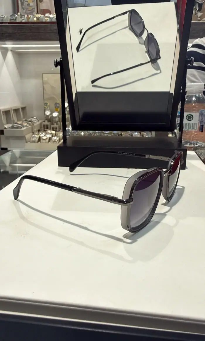 Emporio Armani EA-01