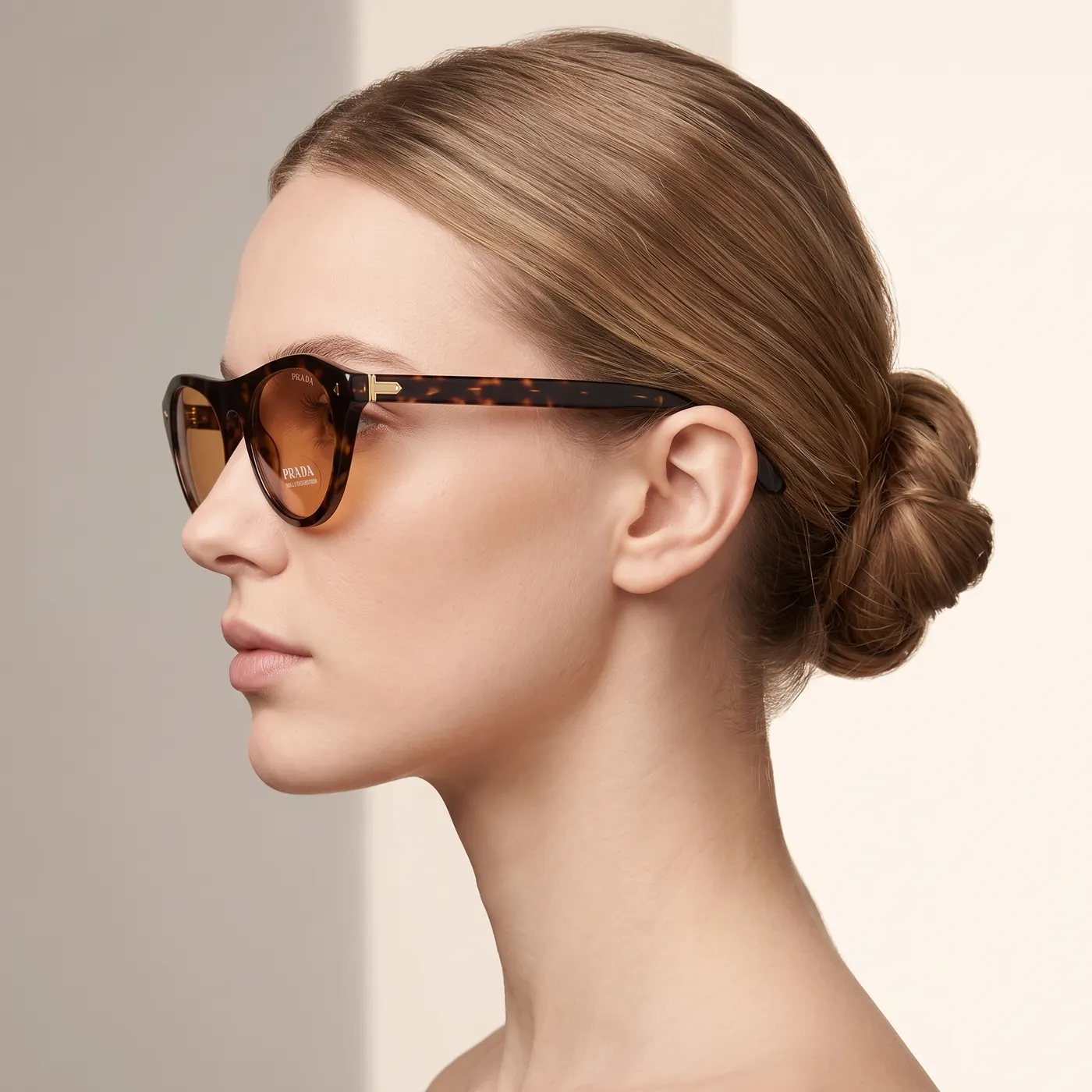 Prada PR-16 modelde (yapay zekâ ile hazırlanmış görsel)
