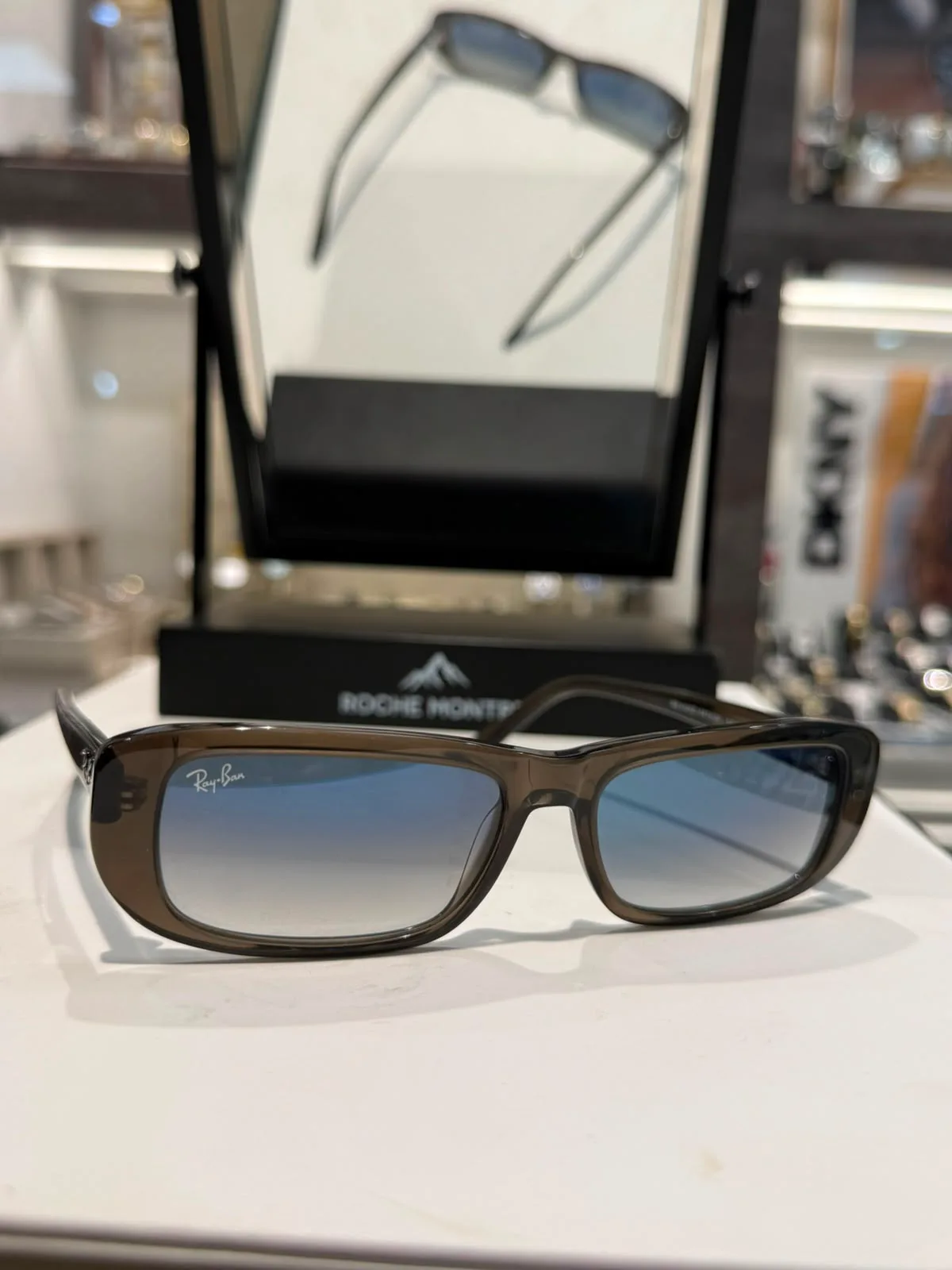 Ray-Ban RB-09